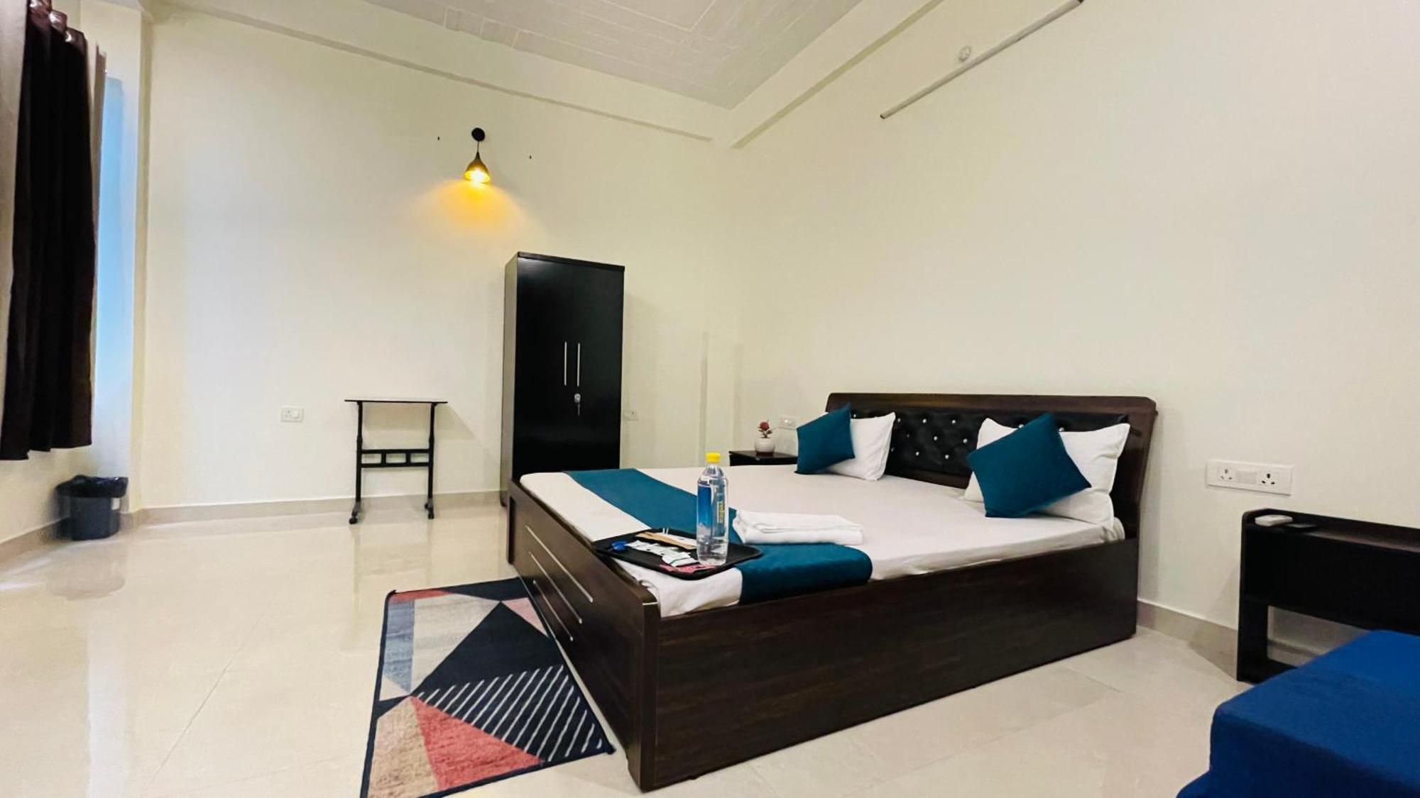 Atulyam Stays Sushant Golf City ラクナウ エクステリア 写真
