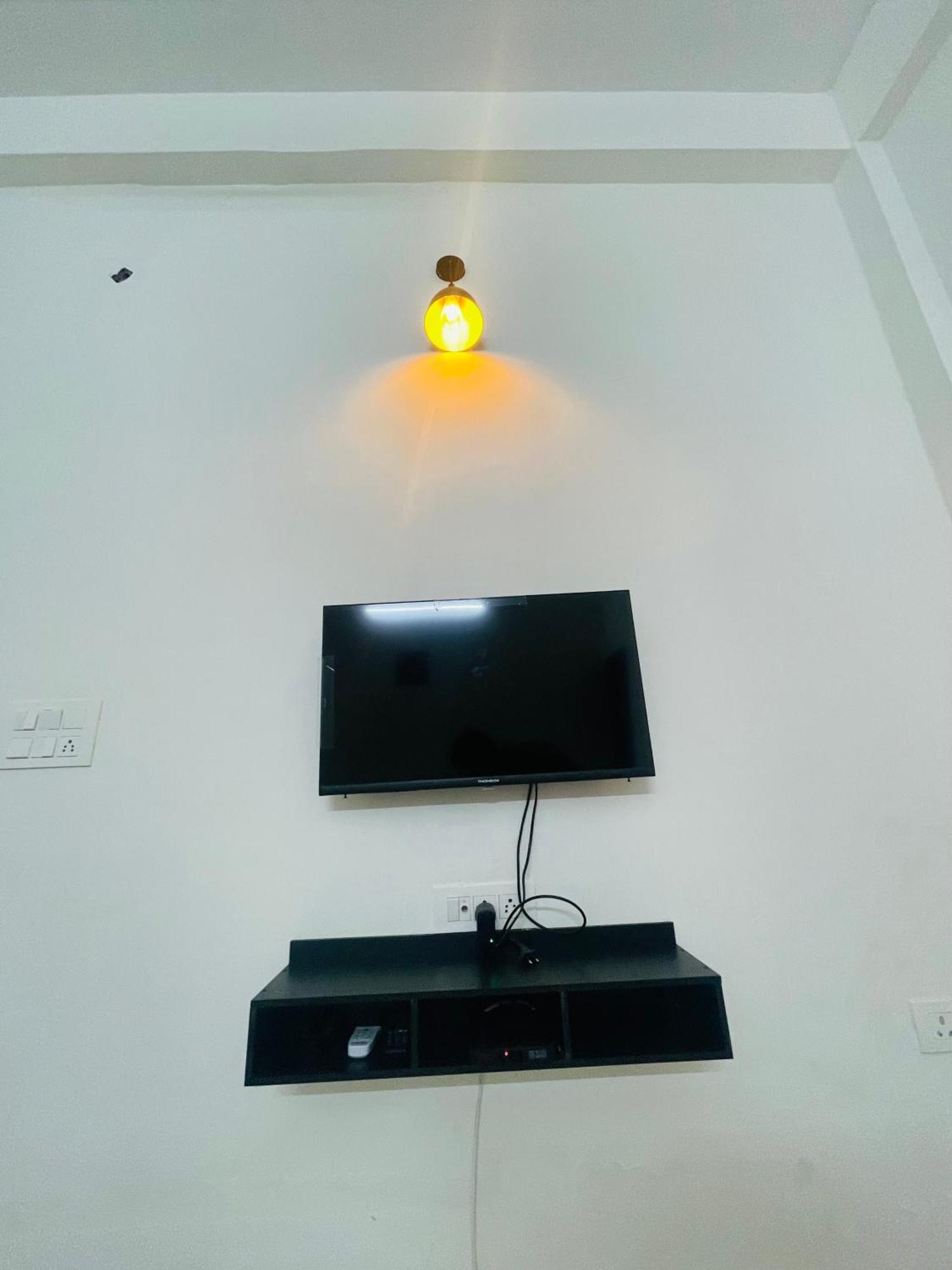Atulyam Stays Sushant Golf City ラクナウ エクステリア 写真