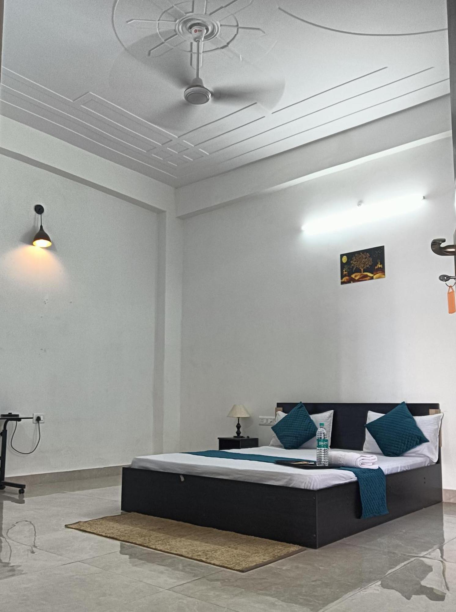 Atulyam Stays Sushant Golf City ラクナウ エクステリア 写真