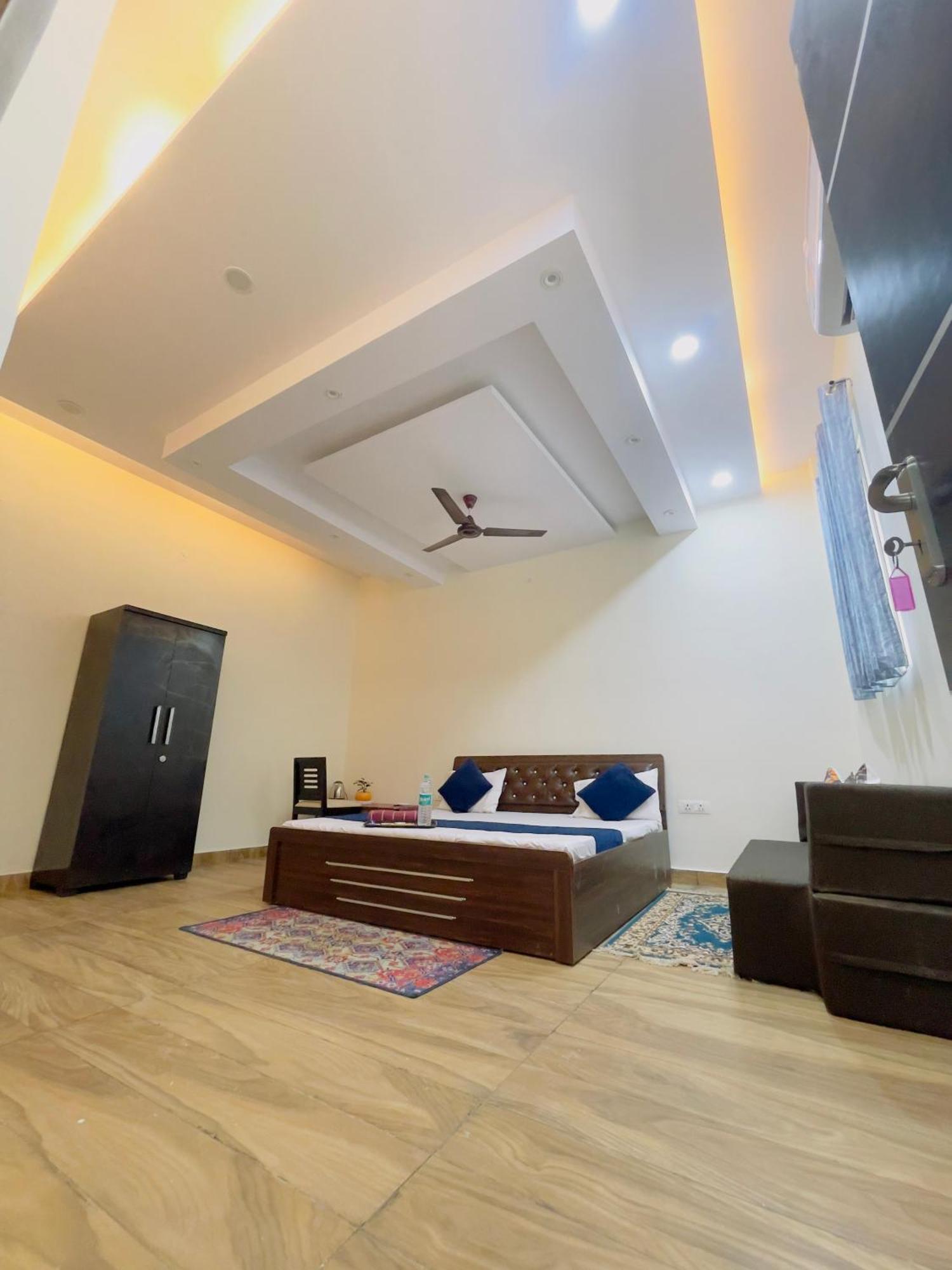 Atulyam Stays Sushant Golf City ラクナウ エクステリア 写真
